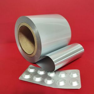 Zagęszczone opakowanie z naczeloną na zimno aluminiową pokrywę bąbelkową ma dobry efekt formowania, dostosowany przez farmaceutyczne producentów zimnych aluminium