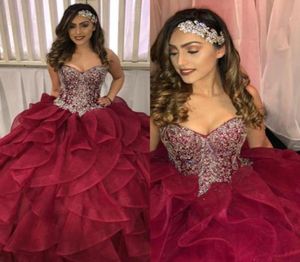 Винтажное бордовое бальное платье Quinceanera Платья Милая оборками из органзы Каскадное платье для выпускного вечера 2018 Топ Корсет из бисера Дешевые Vestidos1514370