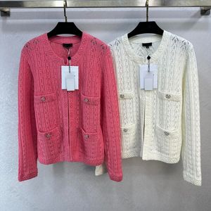 24SS FW Kadın Sweaters Tasarımcı Üstler Mektup Düğmeleri Haligan Üstler Pist Marka Tasarımcısı Üst Gömlek Yüksek Uçlu Elastikiyet Mürettebat Boyun Yün Dış Giyim Örgü Ceketler