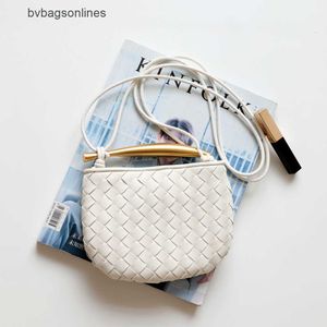 Original Bottegs Venetas SD Jodie Bag Fashion Trend Woven Sardine Bag Women 2024 Ny Cowhide Dumpling Metal Handle Mini Handbag 9QBP