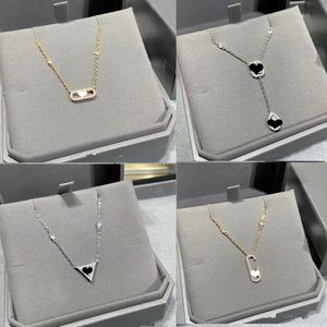 Fashion Designer Luxury Single Three Diamond Sliding Pendant Necklace Romantic Asymmetric Necklace Classic 925 Rose Gold Pearl Treasure M Series Couple Gift