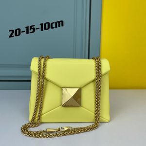 Designer bag Women's Shoulder Bag 2024 New handbag purse strap can shoulder back oblique span portable metal rivets magnetic buckle open and close leather bag