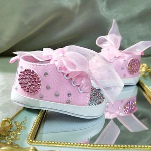 Resim Tasarım Yumuşak Soyan Türük Tuval Ayakkabıları İlk Yürüyüş Ayakkabıları Bebek Pembe Ayakkabı Kız Toddler Boy Slip Sıradan Ayakkabı Partisi 240229