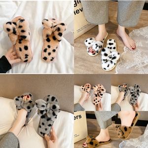 Fashion Luxury Diamond Slippers Embroidered Fabric Slides Sandals Paris Designer Slide Women Summer Ladies Beach Sandal Party Wedding Flat Slipper Shoes GAI