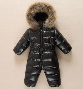 冬の暖かい赤ちゃんロンパーズジャンプスーツの子供はオーバーオールスノースーツ幼児の子供たちの女の子毛皮のフード付きロンパーコスチューム服28240057