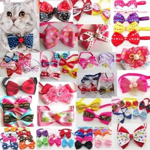 50 pçs lote vestuário para cães pet filhote de cachorro gato bonito laços gravatas bowknot produtos de preparação de cães estilo misto ly02332c