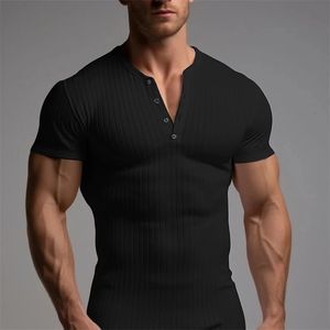 Casual Ribbed Solid Color Mens T-shirts Leisure O Neck Button Kort ärm T-shirt Summer Men Sport Fashion Plain Tee Pullovers 240307