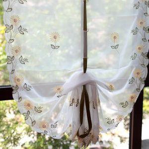 Vorhänge 1PC Polyester Voile Gänseblümchen Stickerei Band Römischer Vorhang Frühling Blumen Küche Tüll Vorhang Zuhause Wohnzimmer Balkon Voile