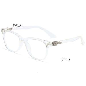 Designer ch Cross Glasses Frame Chromees Hearts Märke Solglasögon för män Kvinnor Trendiga runda ansikte Eye Male Protection Luxury Eyeglass Rames Chromees Heart 2253