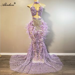 Attraenti perline in pizzo con colletto allacciato a tromba Abiti da ballo decorati con piume Splendide perle di perline Abiti con cristalli di Reno Abiti arruffati Sirena Abiti da festa da donna