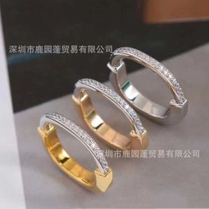 Дизайнерское кольцо с замком Tiffay and Co, золотое V-образное кольцо Lucky с половиной бриллианта U-образной формы для мужчин и женщин 1