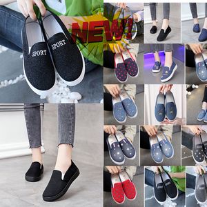 Designer loafers kvinnor casual skor mode platt loafers damplattform gummi sko svart glänsande läder runda sneakers gai