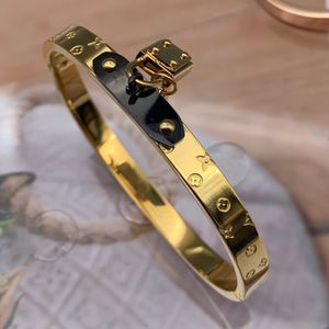 Women Designer Bangles Key Lock Pendant Stainless Steel Bracelets Luxury Letter Couple Bangles For Women Lady Gifts