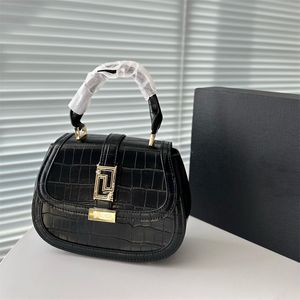 One shoulder messenger goddess bag Fashion designer portable magnetic buckle flip closure women metal buckle adjustable shoulder strap