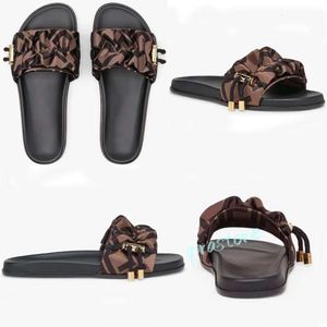 مصممة Sandale Women Luxurys الشهيرة Sandals Slippers Fashion Summer Girls Sandale Beach Womens Sandal Slides Flip Flops Flops