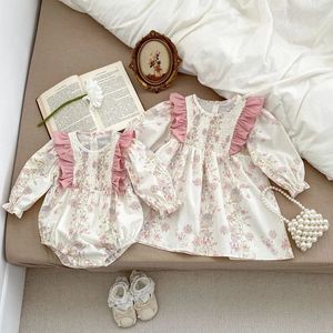 Nette Schwester Spiel Kleidung Langarm ONeck Baumwolle Blume Strampler Body Kleinkind Kinder Aline Kleid OnePieces Baby Mädchen Outfit 240311