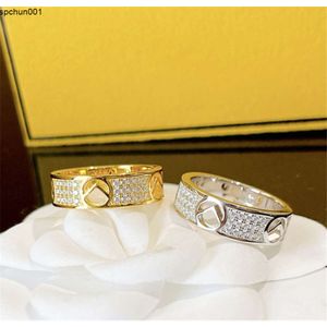 مصممة نساء فاخرة خاتم يهودي أزياء عرضية عارية العلامة التجارية عالي الجودة و Gold Silver Letters Classic Mens Diamnond Rings for laides