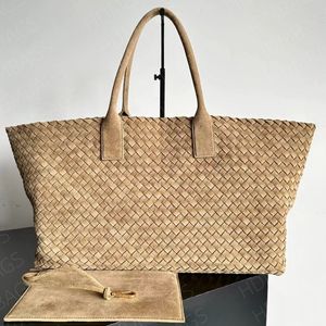 Toppkvalitetsdesigner lyxiga pendlarväska shoppingväska tote väska cabat toppklass lammskinn klassiska bredvävda element bärbara en axelstorlek 51 * 18 * 28 cm