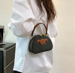 Модная женская новая портативная круглая сумка с принтом в стиле ретро, маленькая квадратная сумка, универсальные сумки на плечо для меньшинств