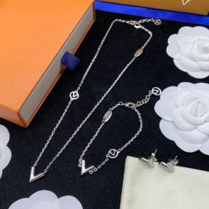 Lyxiga halsband designer silver studörhänge för kvinnor smycken set tennis halsband kedja armband damer mossanite örhängen bröllop gåvor -7 -7