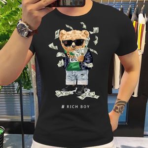 Fun Skateboard Bear T-shirt Harajuku Street Clothing T-shirt Cotton T-shirt Fashion Short Sleeve Believe Rich Boys T-shirt 240313