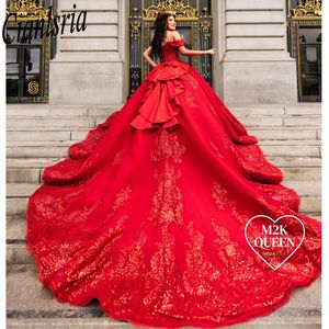 キングリーレッドボールガウンQuinceAnera Dresses2024レースアップリケビーズスウィート16ドレスオフショルダーバースデードレス