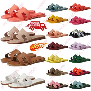 Lyxdesigner Sandaler Kvinnor tofflor Läder Summer Fashion Outwear Leisure Vacation Slides Beach Slides Spring Flat Shoes Size EUR 35-42