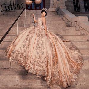 Luxury Sparkly Quinceanera Dress Lace Appliques Sweetheart 2024 Ball Gown Charro Mexikansk klänning Vestido de 15