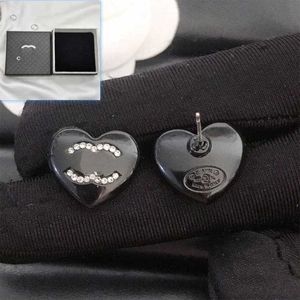 Designerfashion Earrings Box Designer Black Heart ear Stud with STMP Boutique Charm Hot Brand New Earrings Classic Design for Women Gift Jewelry {category}