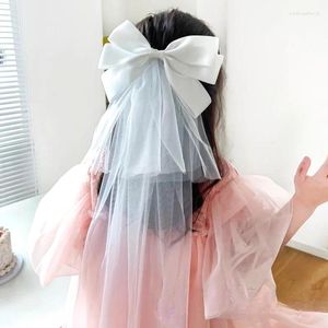 Bridal Veils Dziewce Śliczna księżniczka siatka podwójna warstwowa muszka kwiat Fryzjer Tiul Wedding White Sweet HeakDress Prezent