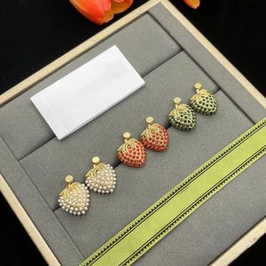 2024 Nya mode Strawberry Stud Earrings Women's Pearl Diamond Earrings Designer Jewelry for Women's Daily Outfit Accessory High Quality With Box