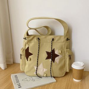 HBP Christmas Collection American Vintage Canvas Bag Kvinnlig student stor kapacitet pendlare axel crossbody handväska