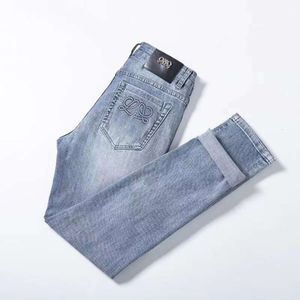 Frühlingsmänner Jeans Designerhosen Herrenmode Stickerei Licht Jeans Herren gerade Denimhosen Stretch Denim Hosen eine Farbe