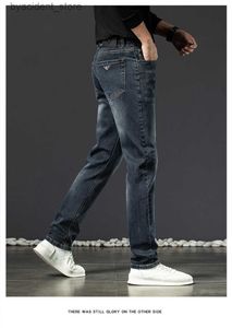 Jesienne dżinsy męskie Nowe męskie rozryte Slim Fit Elastyczność dżinsy męskie proste biznes słynny klasyczny Casual spodni projektant marki dżins L240313