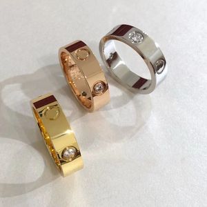 Luksurys 6 mm diamentowy pierścień miłosny projektant mody tytanowy stal grawerowany wzór liter projektant pierścionka zaręczynowe Rozmiar 5-11 Pierścienie dla kobiet hurtowni