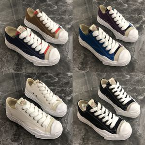 Sneaker mmy maison mihara yasuhiro skor mode classica designers casual sneakers canvas tränare lace-up massage plattform sko trim formad tå lyxiga män kvinnor