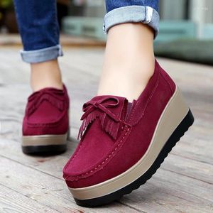 Casual Shoes Spring Autumn Women Suede äkta läder kil dam kvinnlig loafers söta tofs slip-ons plattform mockasins