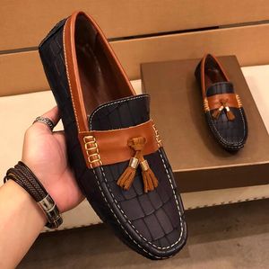 Loafers designer äkta män tofsels läder låg topp ljus komfort party klänning brogy skor sneaker vårlägenheter avslappnade icke-halk resor 61899