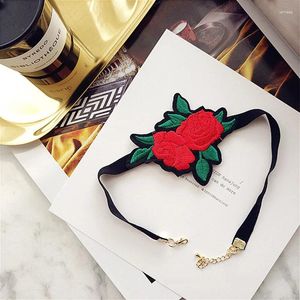 Pendants Exquisite Embroidery Cloth Collar Necklace Folk-custom Hand Made Rose