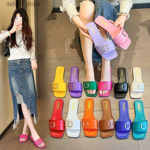 Sclippers Sandals 2023 Summer New Square Button One Word Slippers for Womens Fashion and Discal Flat Bottom Wear One One في Sizesh240313 الكبيرة