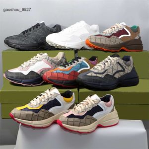 Tränare designer rhyton casual skor män kvinnor vintage sneakers mens sneaker mode sko plattform sport gglies mus våg mun tiger web med låda