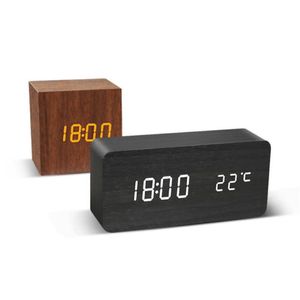 LED TRÄLEM Alarmklocka Klocka Tabell Voice Control Digital Wood Electronic Desktop USB AAA Powered Clocks Table Decor274U