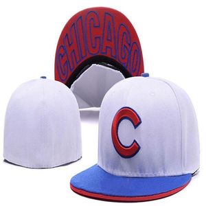 Topp nya Chicago Royal Blue Color Hats Man Cool Baseball Caps Vuxen Flat Peak Hip Hop Fitted Cap Men Kvinnor Full Stängd Gorra269o