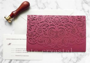 Suite per inviti di nozze con taglio laser tascabile in pizzo bordeaux per carta da inserimento con cartella tascabile con taglio laser per matrimonio vintage RSVP e busta4183658