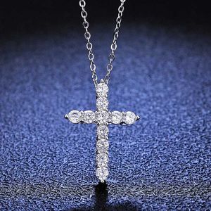 Pendant Necklaces Real Moissanite Cross Pendant Necklace Pure S925 Sterling Silver 1.1ct In Total D Color for Women Wedding Fine Jewelry L24313