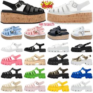 Spiegelqualität Designer Dreieck Sandale Damen Schaumgummi Sandalen Monolith Gummi Sandale Sommerschuhe Metall Retro Strandschuhe Sandalen 35-41 mit Box