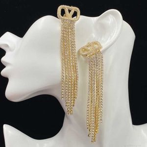 DesignerStud 2024 örhängen Designer Womens Gold Double V-Shaped Jewelry Classic Wedding Present For NewlyWeds Surprise Gift {Kategori}