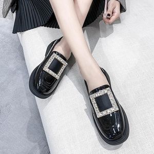 Casual Schuhe Kleine Patent Leder Damen Kristall Schnalle Wohnungen Frau Dicken Niedrigen Absatz Oxford Lolita Büro Kleid Mocasine Femme Mary Janes