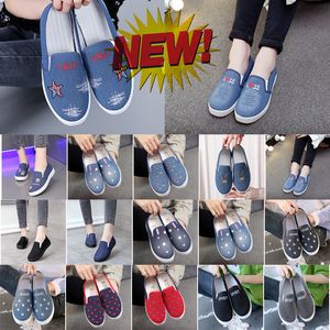 Wholesale Women Men Men Closhions Shoes Black White Brown Leather Plaform أحذية غير رسمية الرياضة الرياضة العلامة التجارية محلية الصنع مصنوعة في Gai