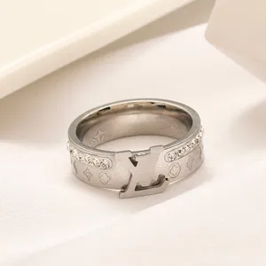 Специальный оптовый люксовый бренд Модное свадебное кольцо любви Популярное дизайнерское кольцо Позолоченное классическое качество Ювелирные аксессуары Избранные подарки для женщин